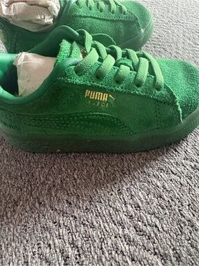Puma Kids Suede Sneaker in Green with Gold Logo